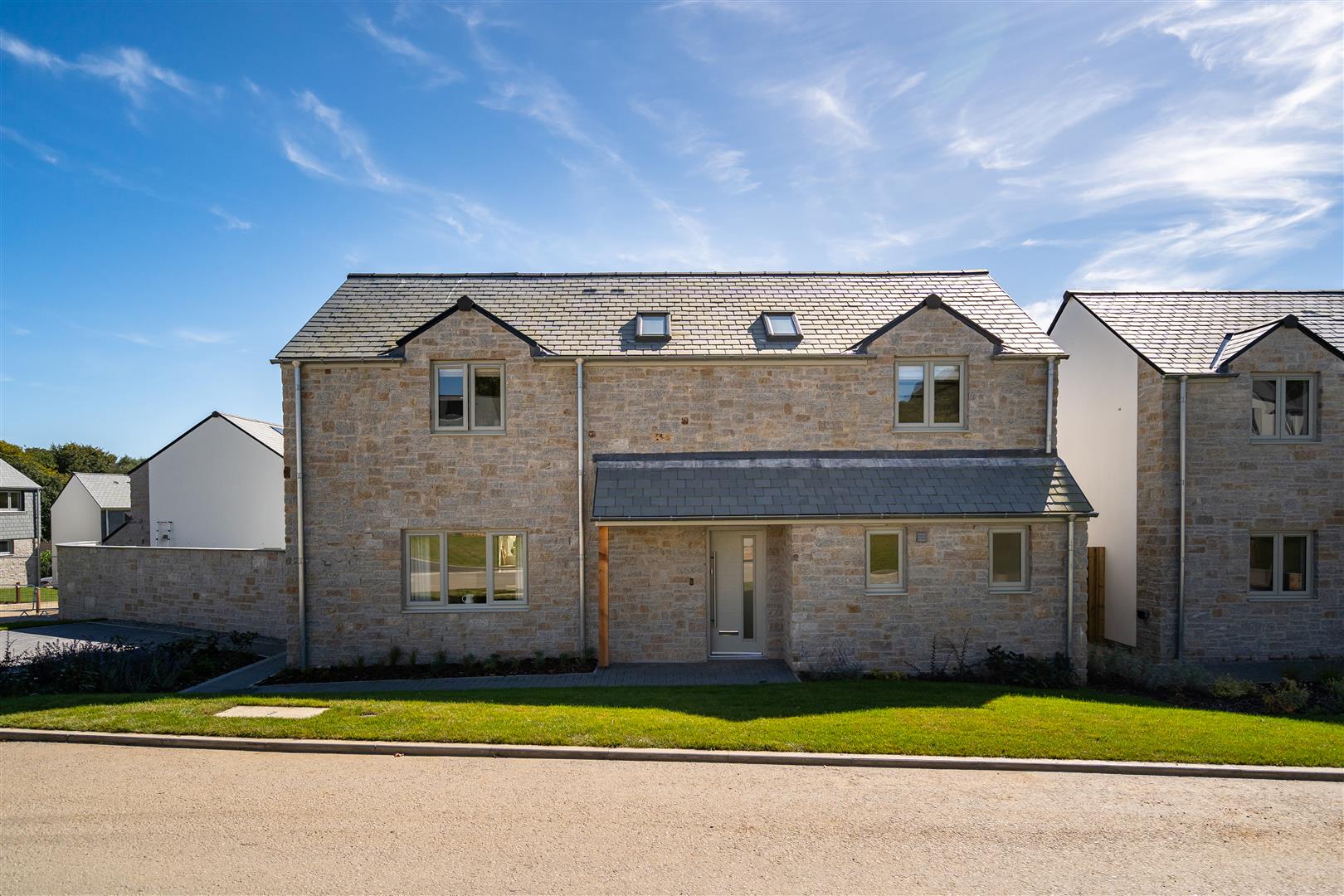 Kingswood, Pentewan Valley photo - 2